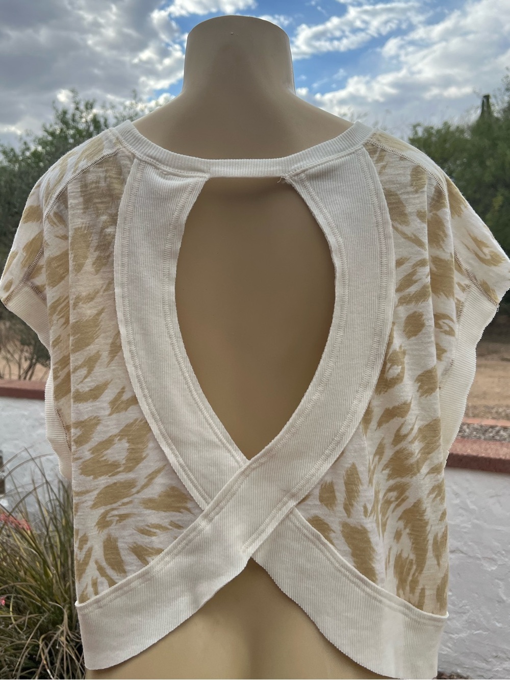 NWT $58 FP Movement Traveling Leopard Tee in Dune Combo. Oversized. - Picture 6 of 9